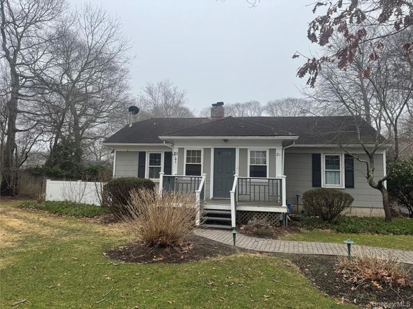 21 King Street, Hampton Bays NY 11946