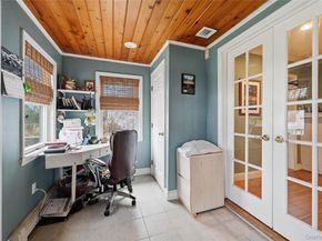 21 King Street, Hampton Bays NY 11946
