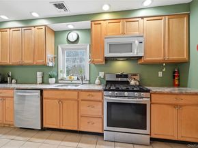 21 King Street, Hampton Bays NY 11946