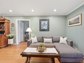 21 King Street, Hampton Bays NY 11946