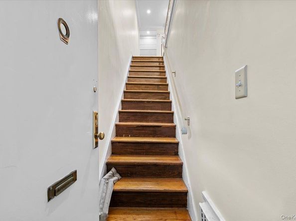 87-18 Marengo Street 2B, Hollis NY 11423