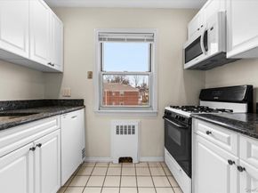87-18 Marengo Street 2B, Hollis NY 11423
