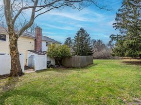 8 Sharpsburg Court, Coram NY 11727