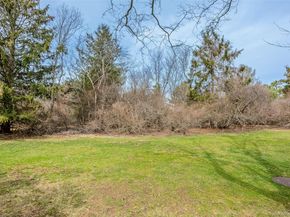 8 Sharpsburg Court, Coram NY 11727