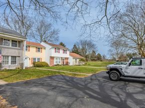 8 Sharpsburg Court, Coram NY 11727