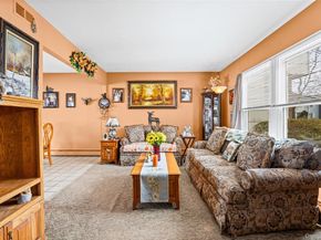 8 Sharpsburg Court, Coram NY 11727