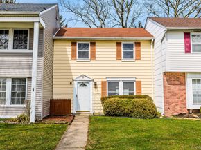 8 Sharpsburg Court, Coram NY 11727