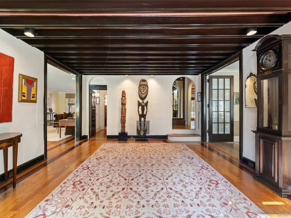 11 Mamaroneck Road, Scarsdale NY 10583