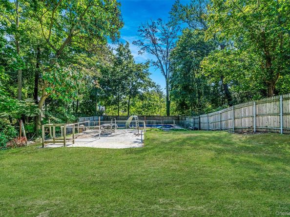 128 Winding Street, Huntington Station NY 11746
