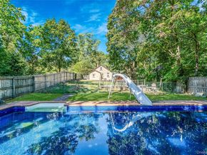 128 Winding Street, Huntington Station NY 11746