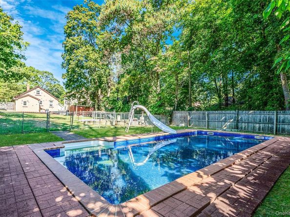 128 Winding Street, Huntington Station NY 11746