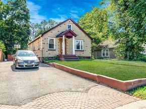 128 Winding Street, Huntington Station NY 11746