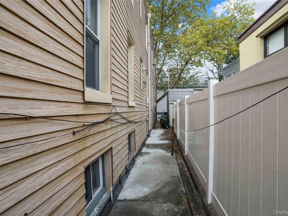 72-07 73 Street, Glendale NY 11385