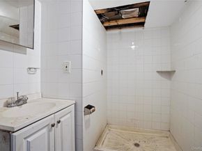 72-07 73 Street, Glendale NY 11385