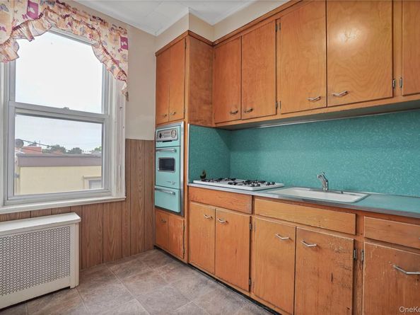 72-07 73 Street, Glendale NY 11385