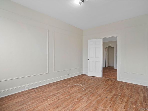 72-07 73 Street, Glendale NY 11385