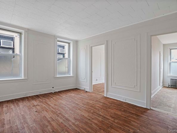 72-07 73 Street, Glendale NY 11385