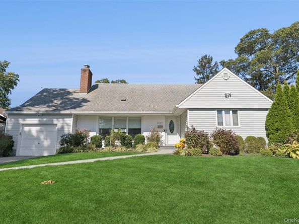 2147 Seneca Drive N, Merrick NY 11566