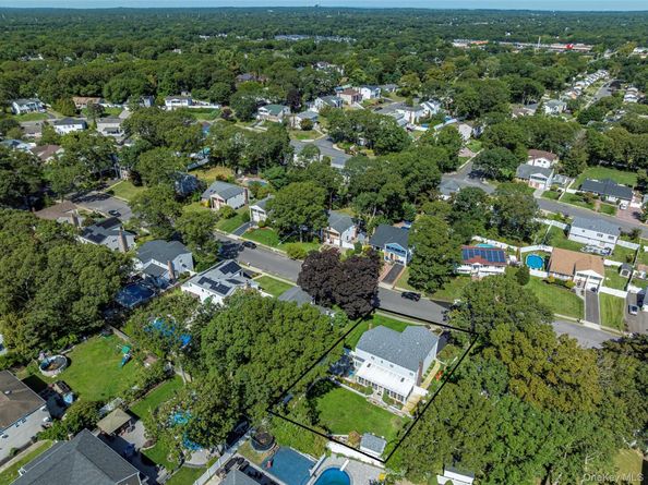 6 Linden Street, Selden NY 11784