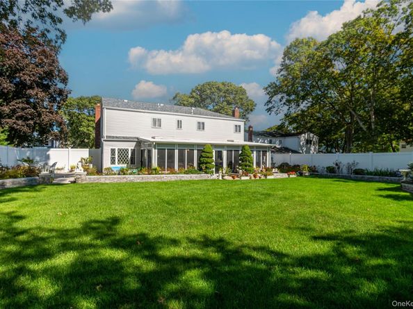 6 Linden Street, Selden NY 11784