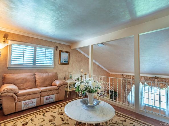 6 Linden Street, Selden NY 11784
