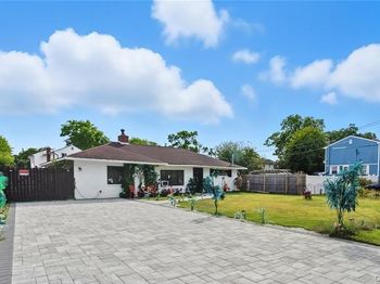 70 Trafalgar Drive