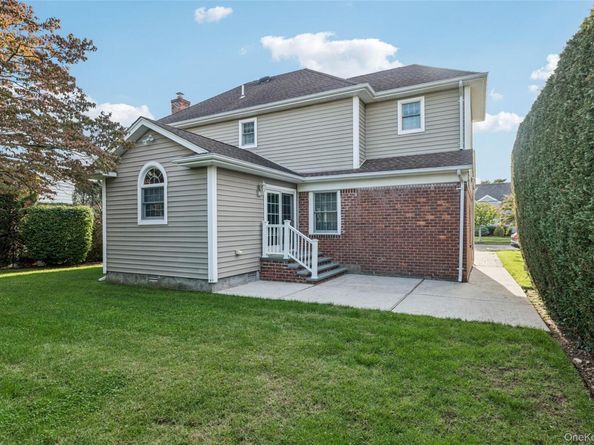 470 Argyle Road, Mineola NY 11501