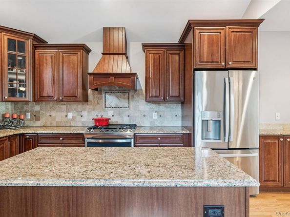 470 Argyle Road, Mineola NY 11501