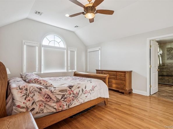 470 Argyle Road, Mineola NY 11501