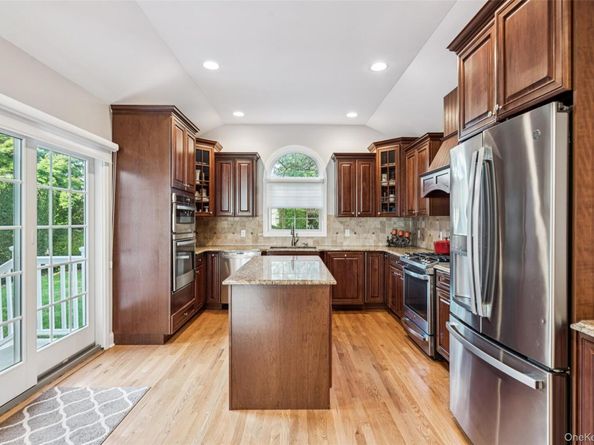 470 Argyle Road, Mineola NY 11501
