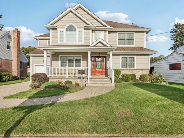 470 Argyle Road, Mineola NY 11501