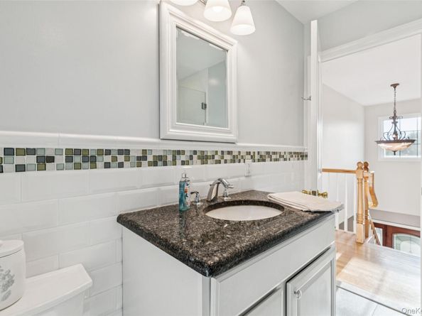 470 Argyle Road, Mineola NY 11501