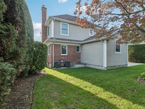 470 Argyle Road, Mineola NY 11501