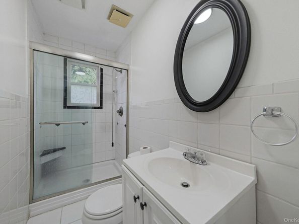 62 Bayside Avenue, Amity Harbor NY 11701