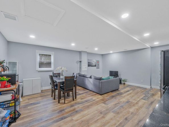 62 Bayside Avenue, Amity Harbor NY 11701