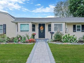 62 Bayside Avenue, Amity Harbor NY 11701