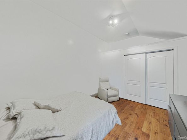 62 Bayside Avenue, Amity Harbor NY 11701