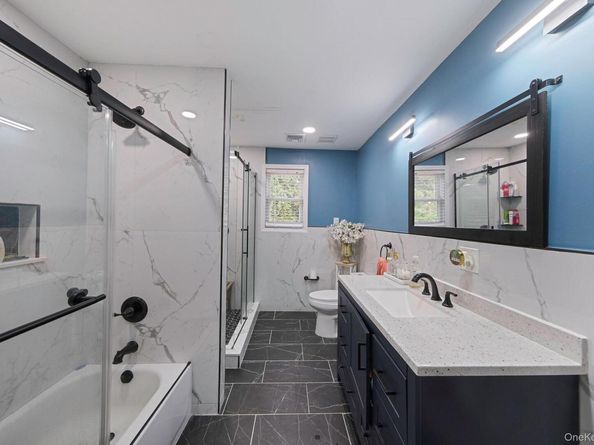 62 Bayside Avenue, Amity Harbor NY 11701