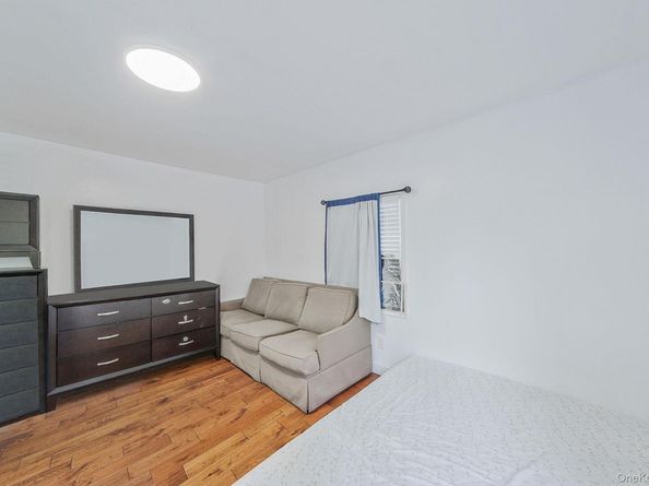 62 Bayside Avenue, Amity Harbor NY 11701