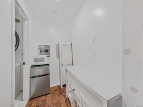 62 Bayside Avenue, Amity Harbor NY 11701