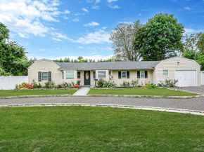 62 Bayside Avenue, Amity Harbor NY 11701