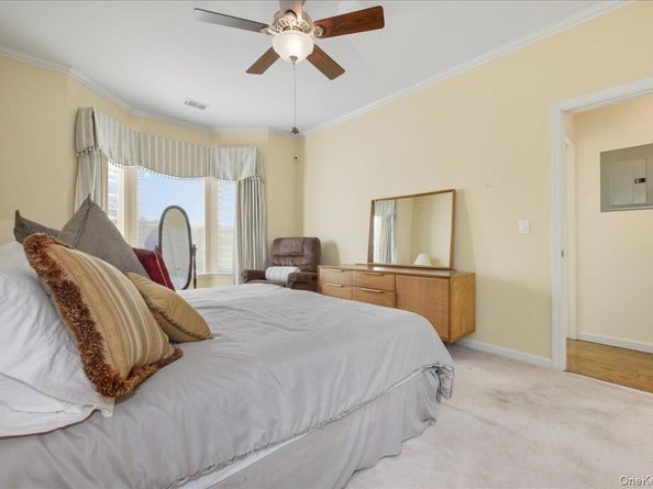 383 Summer Court, East Meadow NY 11554