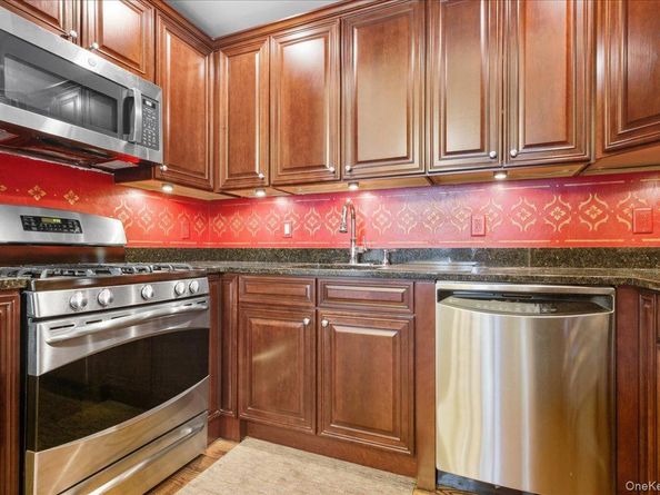 383 Summer Court, East Meadow NY 11554