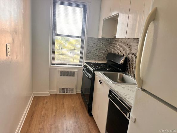 150-11 72nd Road 6F, Flushing NY 11367