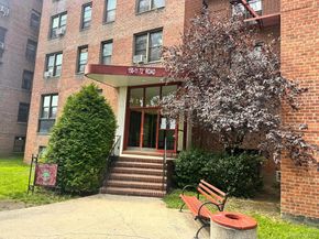 150-11 72nd Road 6F, Flushing NY 11367