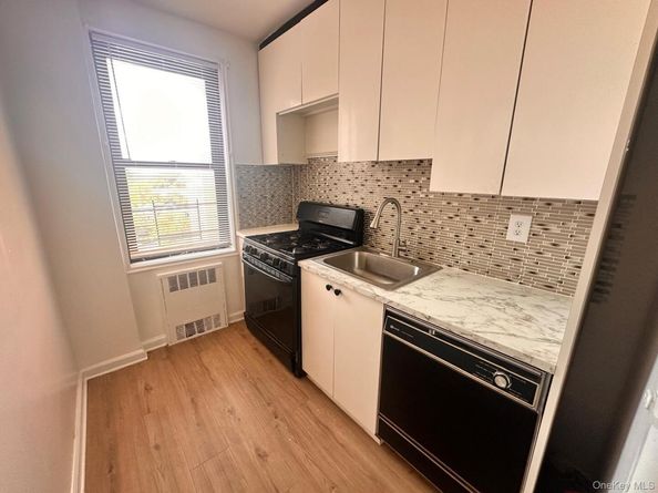 150-11 72nd Road 6F, Flushing NY 11367