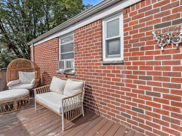 73-20 263rd Street G, Glen Oaks NY 11004