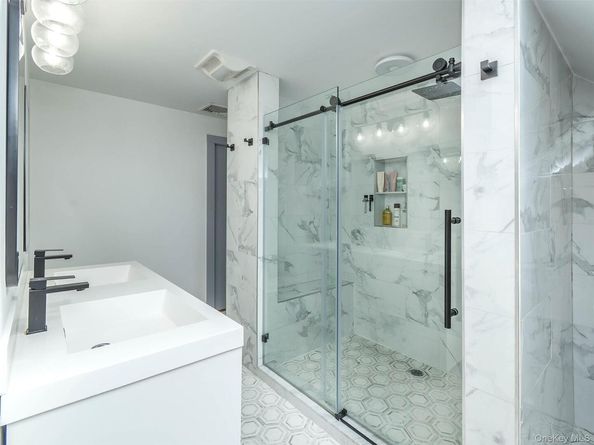 35 Highland Road, Glen Cove NY 11542