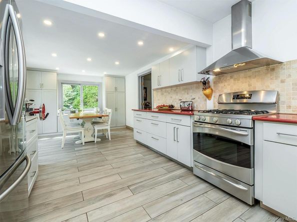 35 Highland Road, Glen Cove NY 11542