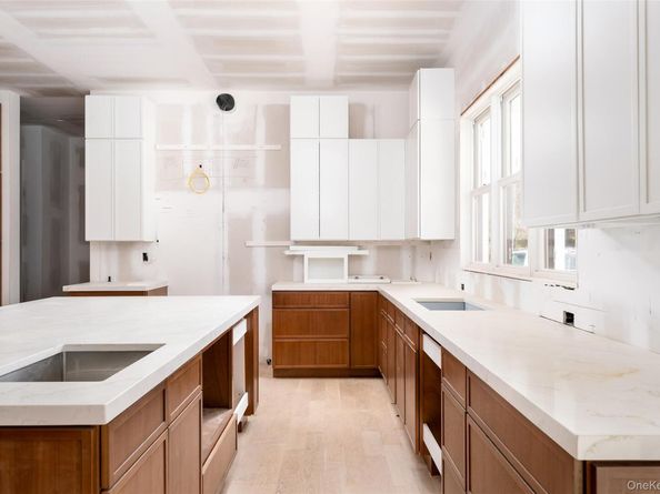 48 Whites Lane, Southampton NY 11968